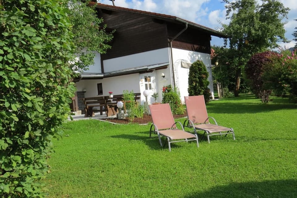 FeWo Kronberg | Sehr gepflegte FeWo für 2-3 Personen mit Terrasse Apartment in Bavaria