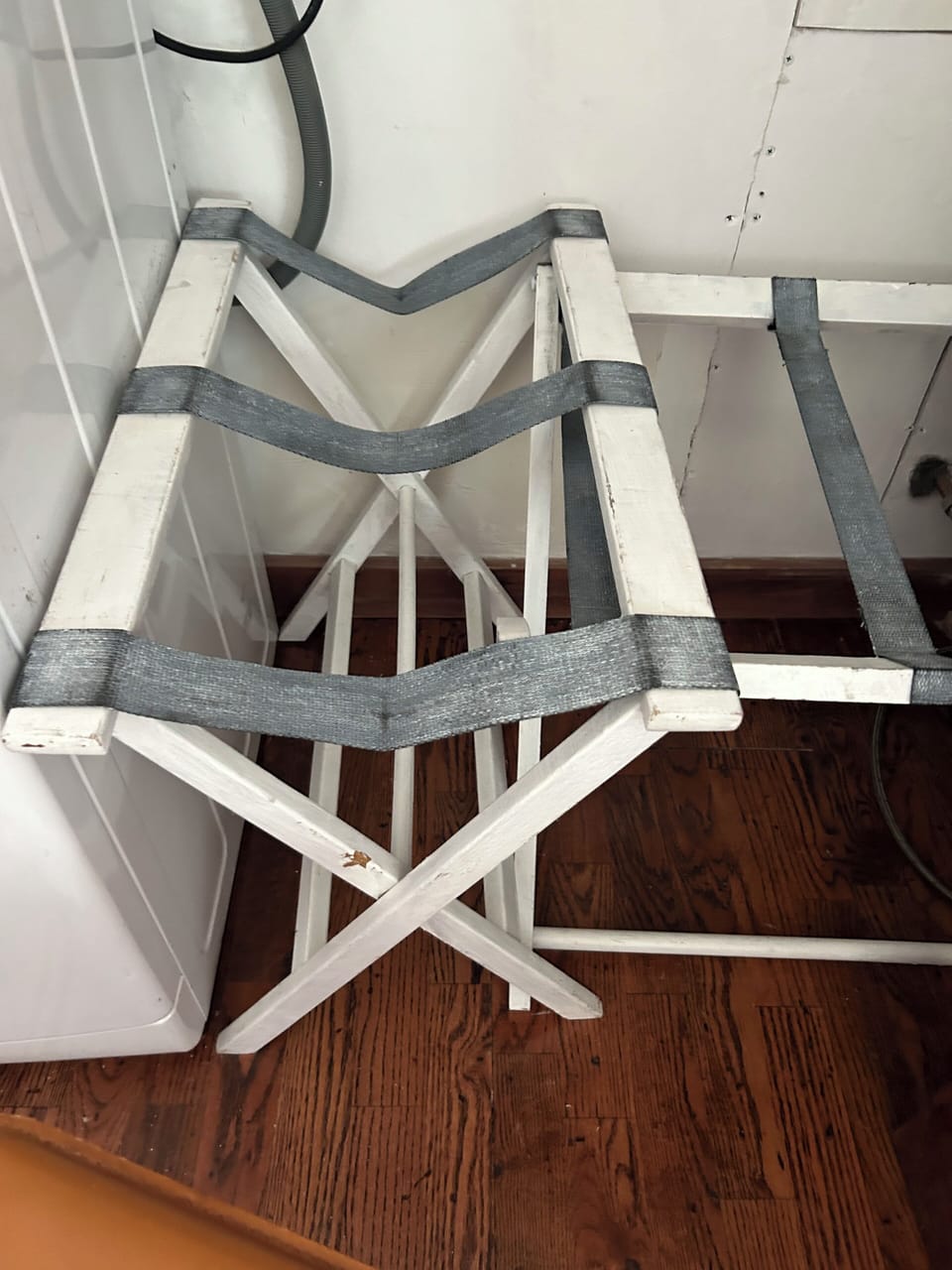 Sizes of the luggage racks.