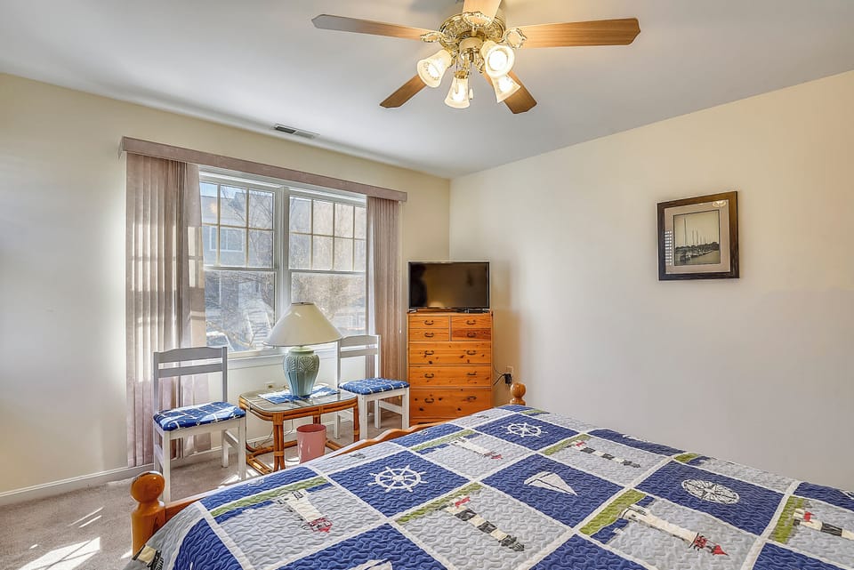 Upper Level,Bedroom,