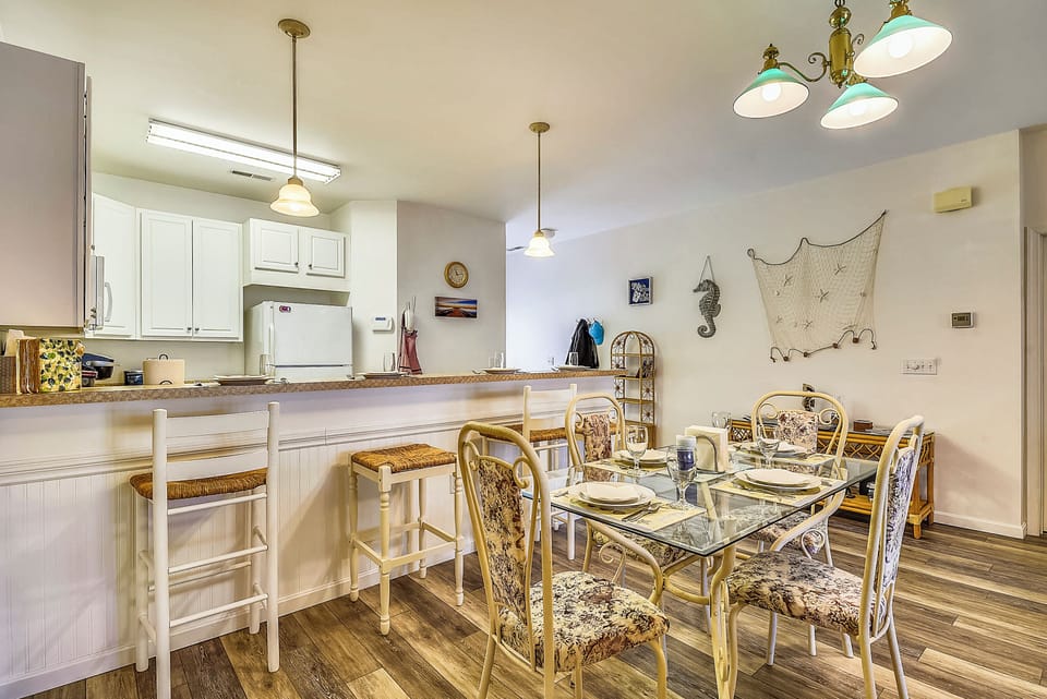 Main Level,Dining Area,