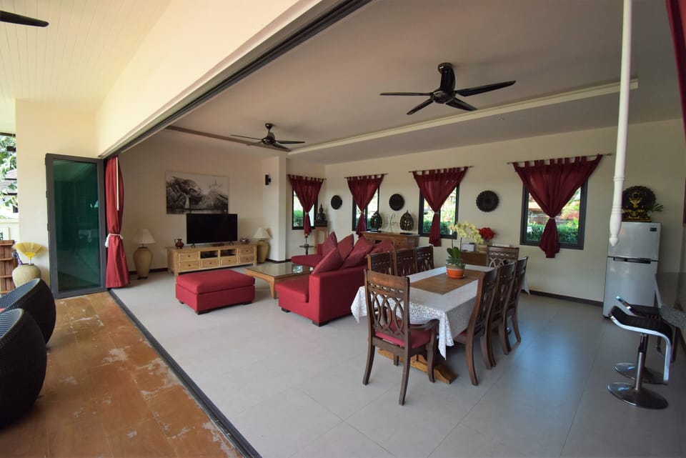 Open lounge