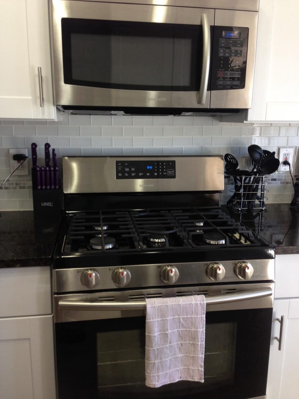 Enjoy cooking with this new gas stove