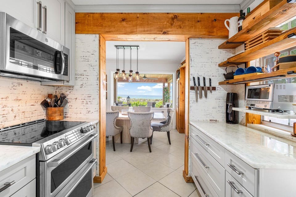 Amazing Ocean views from kitchen