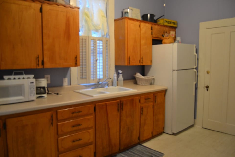 Fully Stocked Kitchen for Making Meals and Memories!