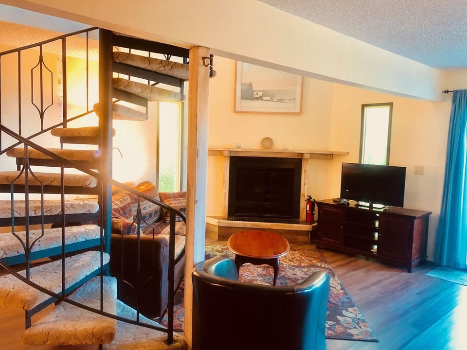 Woodside23320Living20Area202