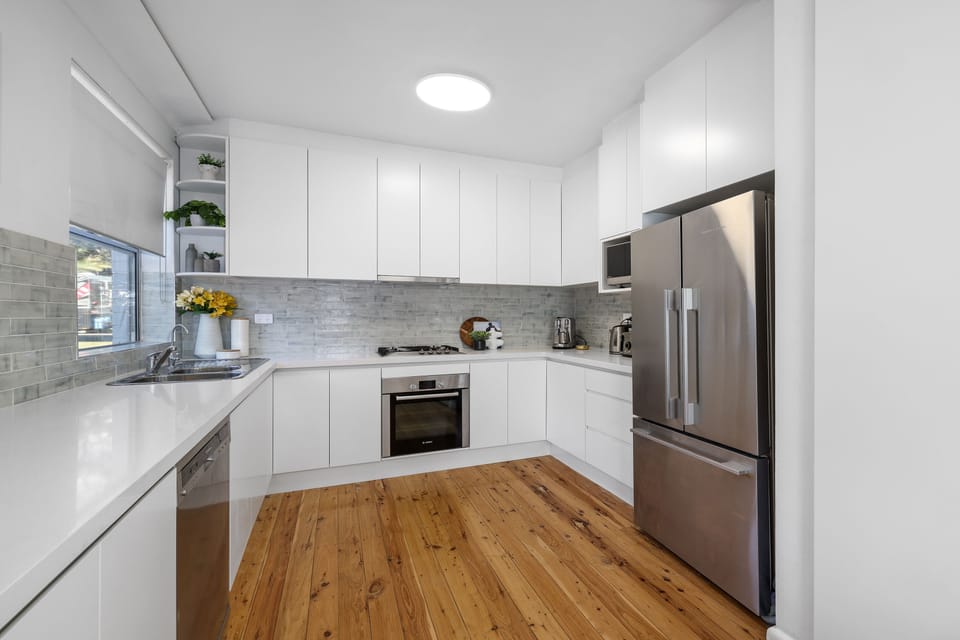 Fully equiped kitchen with Nespresso Machine.