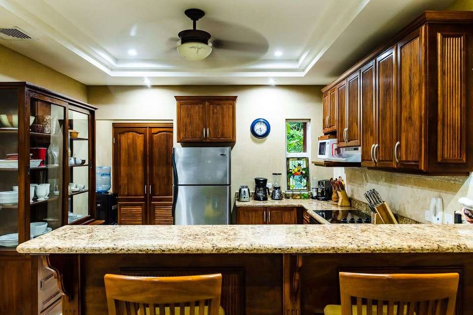 Kitchen - Full kitchen with all cooking items needed.