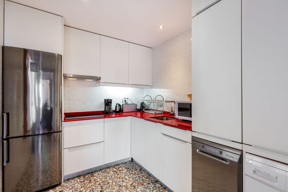 Book First Line Penthouse in Puerto Banus in Marbella 