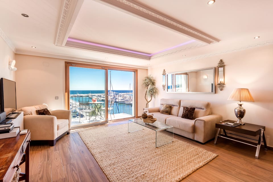 Book First Line Penthouse in Puerto Banus in Marbella 