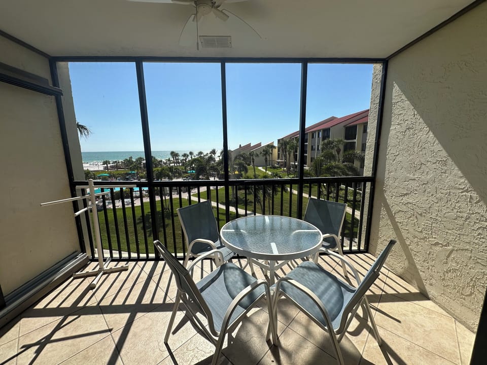 2-307 Lanai