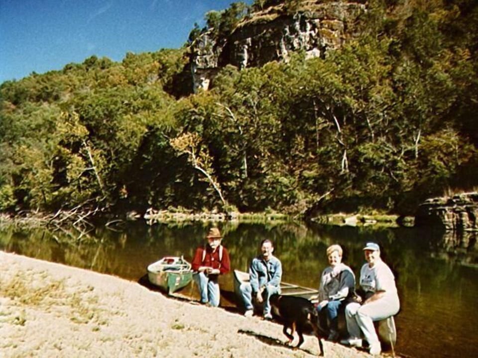 Gravel bar in Rock Eddy beneath the bluff