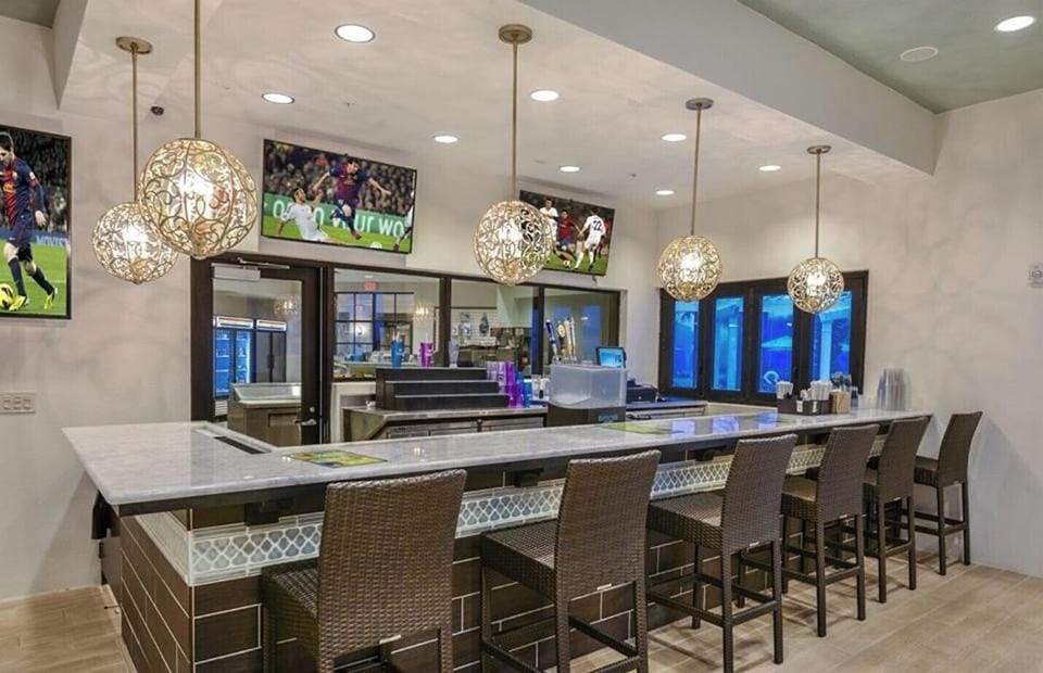 Windsor At Westside Resort Bar