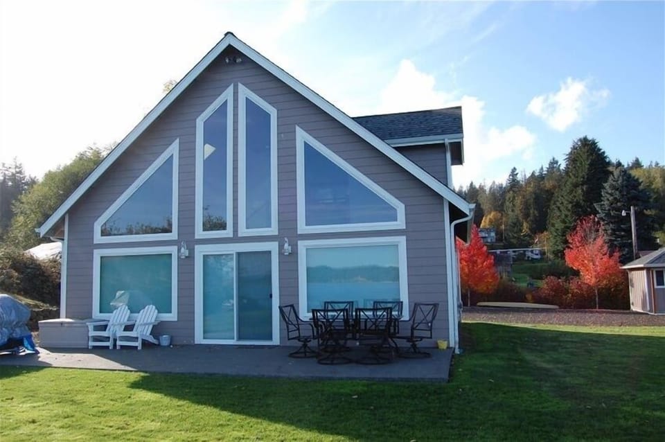 waterfront side of cabin