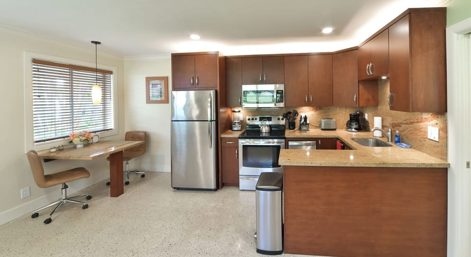 Kitchen & Dining Table for 2