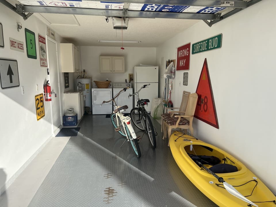 House comes with 2 bicycles, kayak and some fishing gear