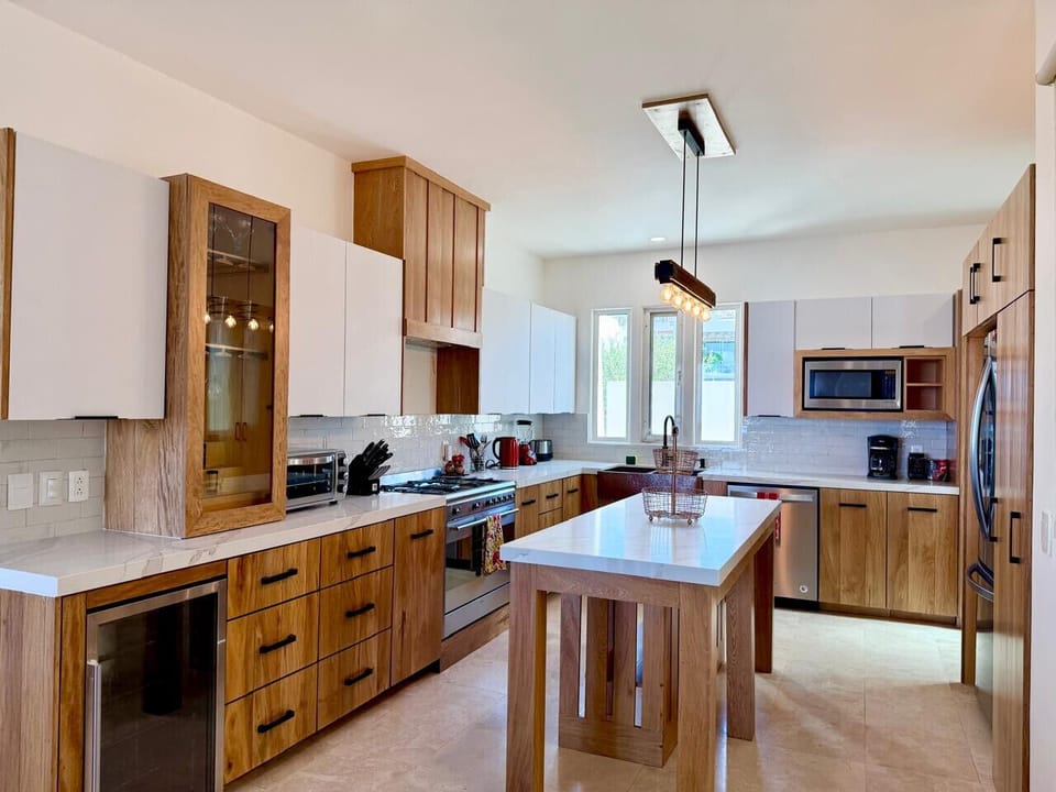 Cook with ease in a fully equipped kitchen with everything you need.