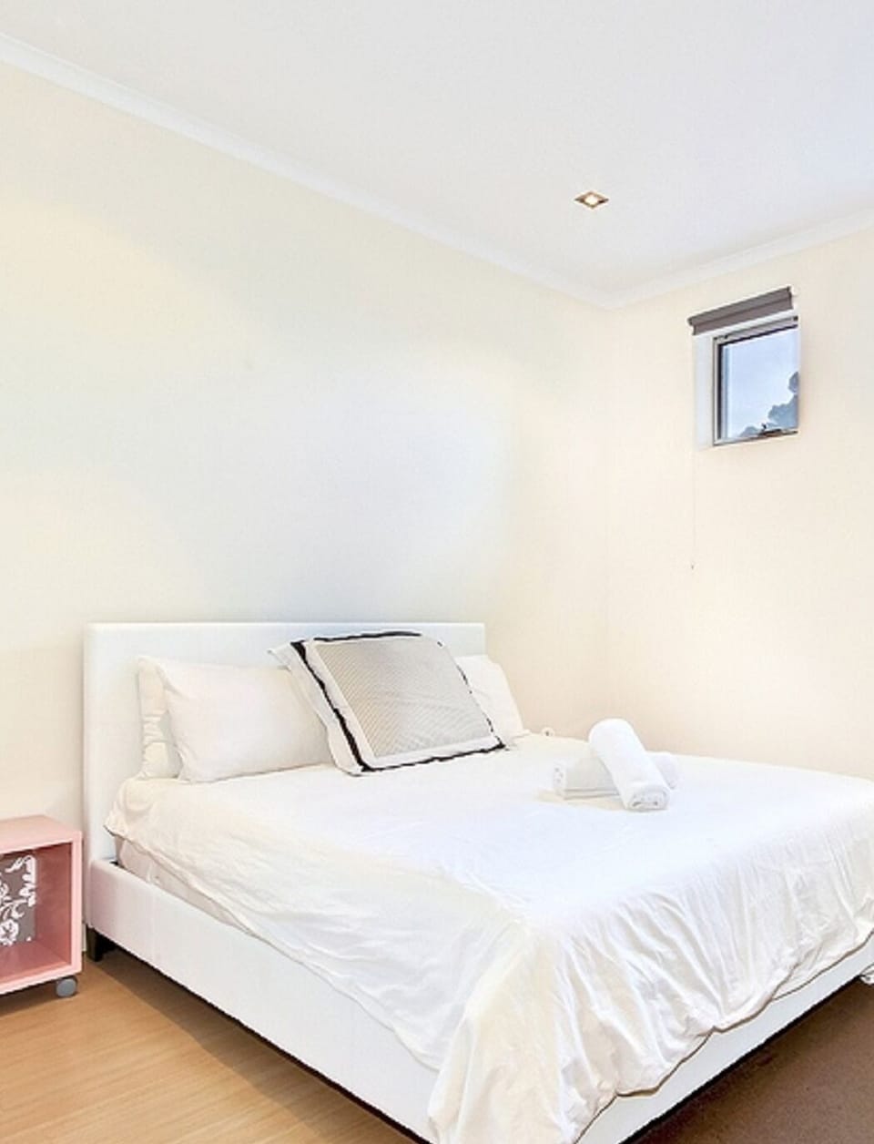 For your comfort and convenience, all linen and towels are provided as part of your stay. Your beds will be made with fresh linen, and towels will be ready for your use—no need to bring your own or arrange extras. Simply arrive, relax and enjoy.