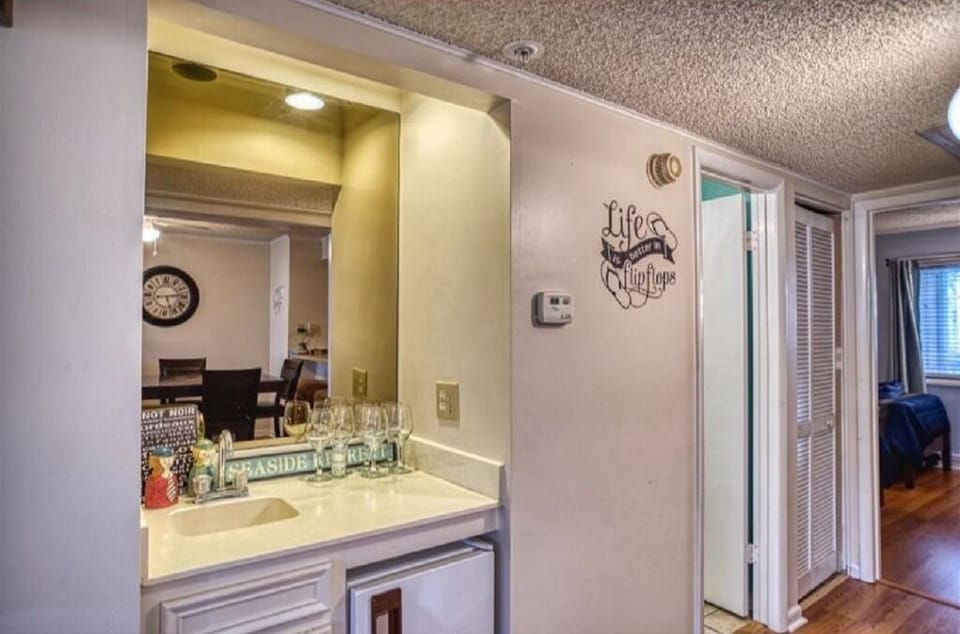 Wet Bar 