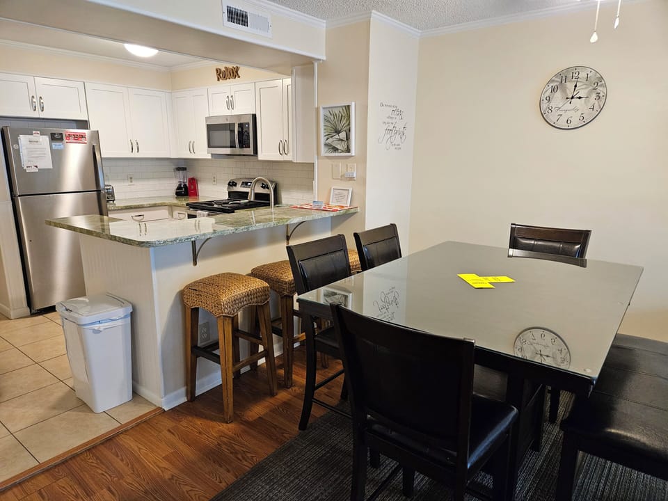 Dining/Kitchen area