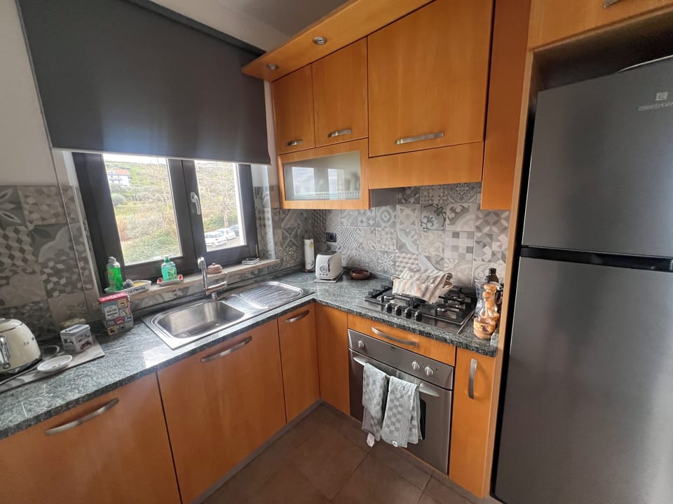 Flat 2 kitchen