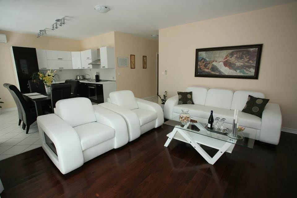 Living room 1