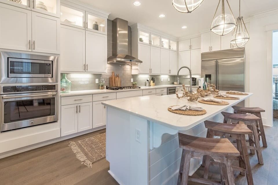 Large Gourmet Kitchen
