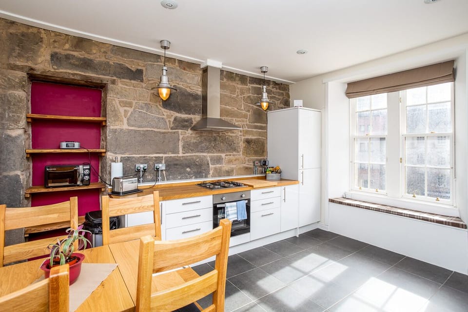 Dining kitchen