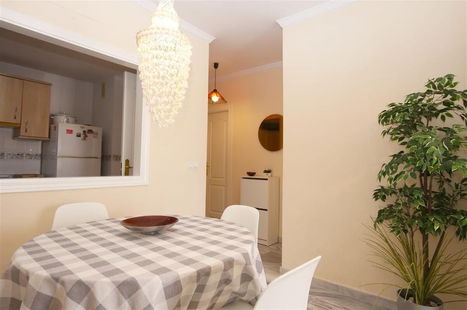 Dining area next to the kitchen
