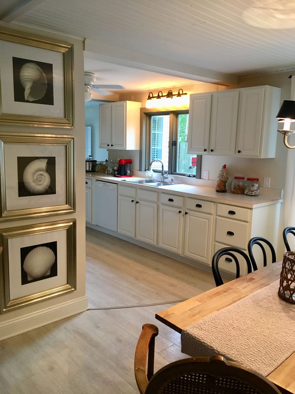 Open Dining to Kitchen 