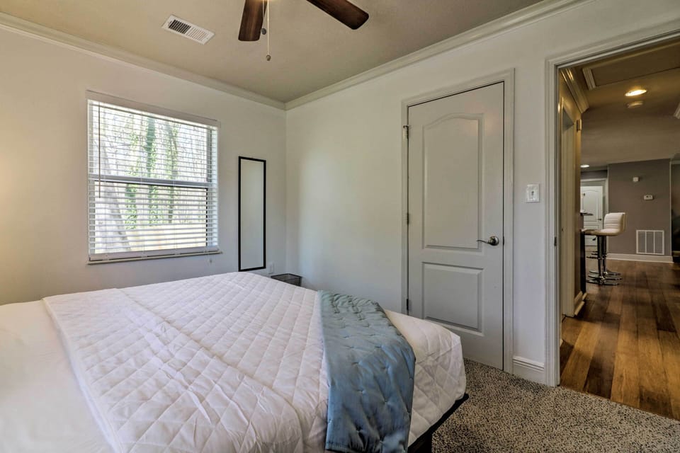 A closet and ceiling fan are additional bedroom highlights.