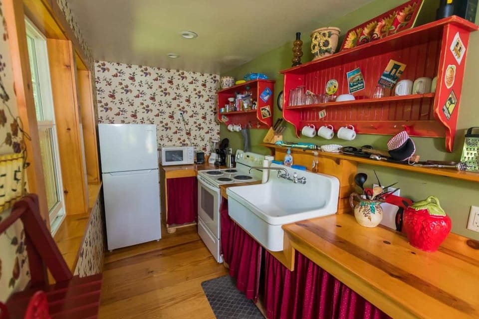 Fully stocked kitchen