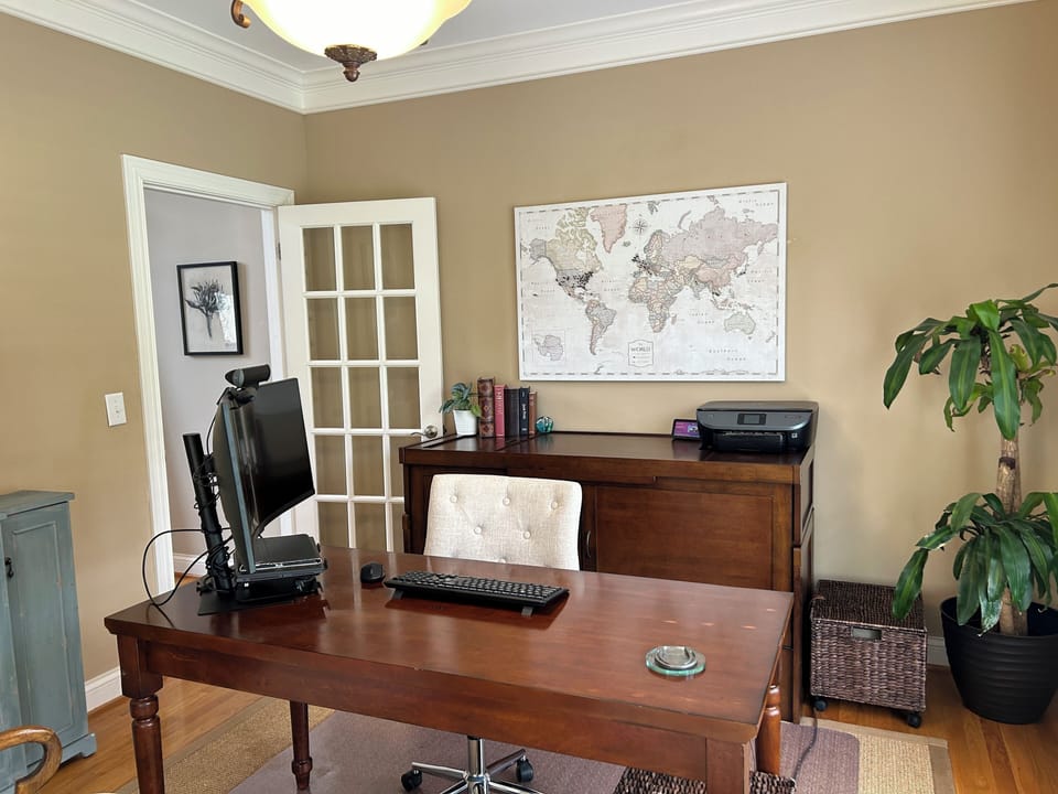 Office which can be converted to a private 6th Bedroom w/ queen bed