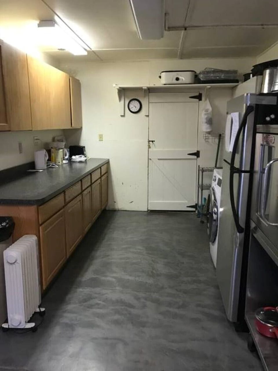Kitchen is big enough for several to work in.  Lg pots & pans, plenty of dishes.