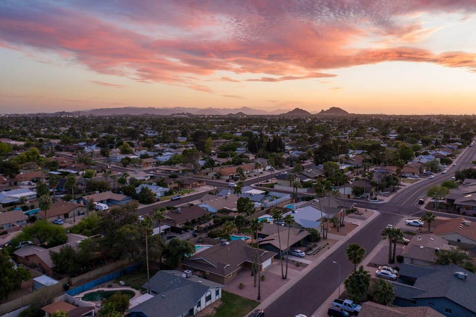 Explore Old Town, play golf, take a wine tour, or hit the spa... Scottsdale awaits!