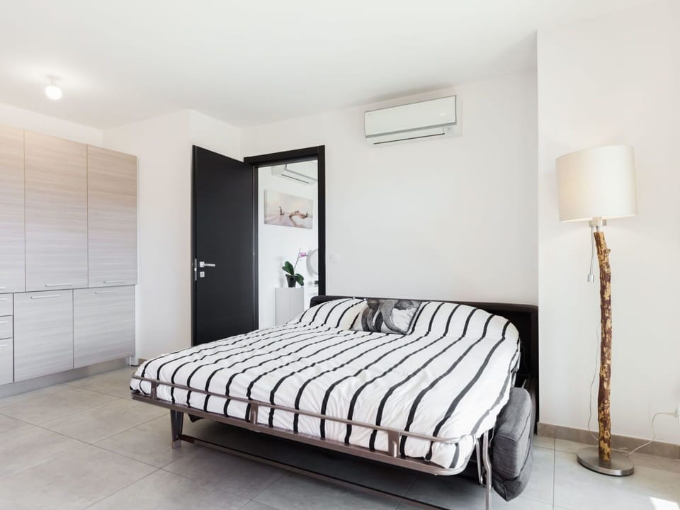 Bedroom, Furniture, Bed, Room, Bed Frame, Property, Bed Sheet, Interior Design, Mattress, Bedding