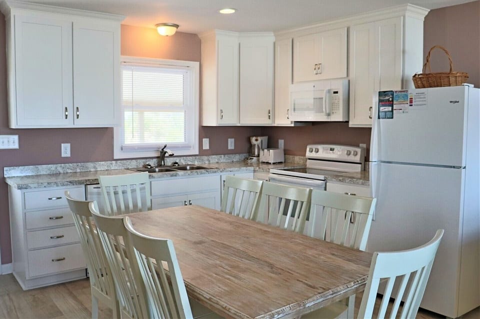 Kitchen and dining area