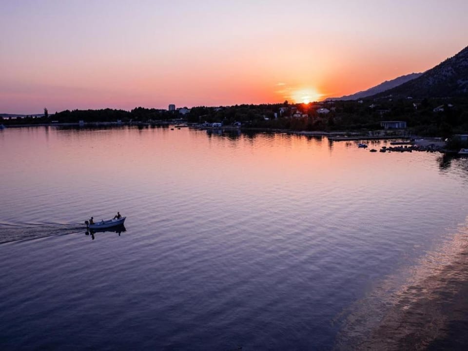 Immediate Surroundings [summer] (<1 km)