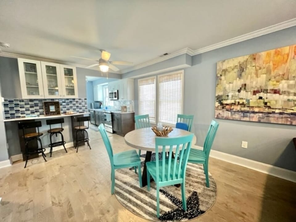 Dining area and dry bar