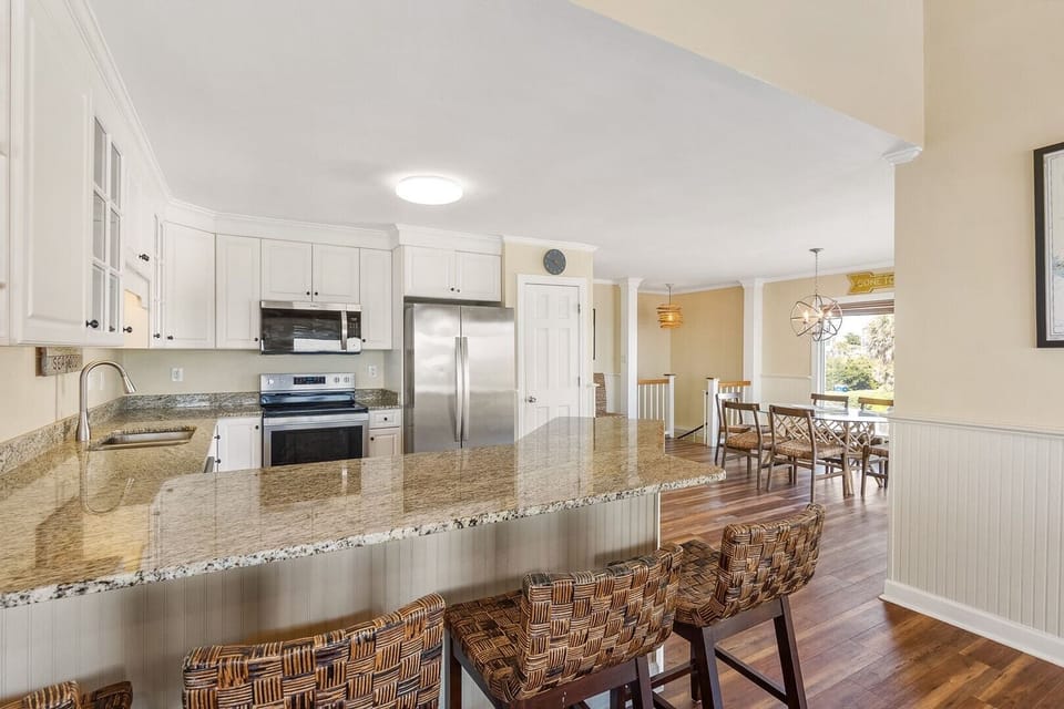 11-web-or-mls-chadwick-visuals-3905-ocean-drive-11