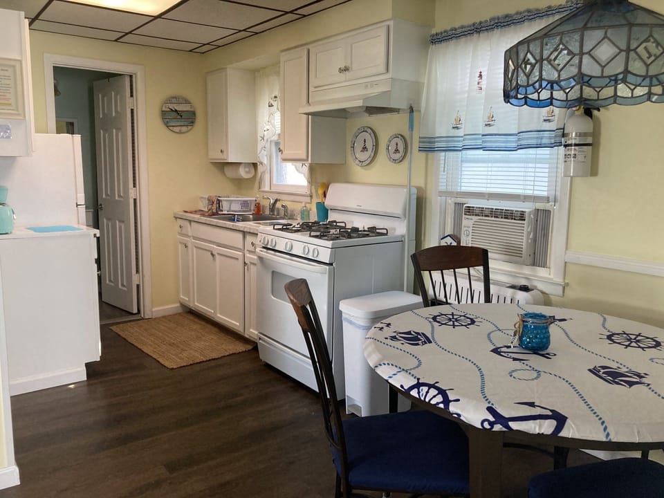 Kitchen area