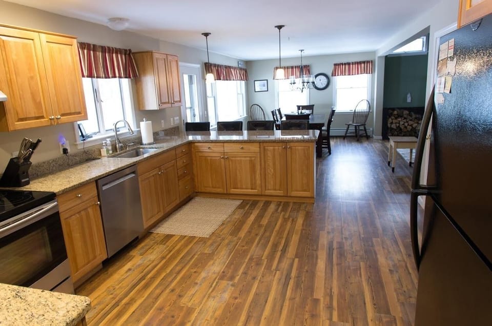 Large, clean  kitchen