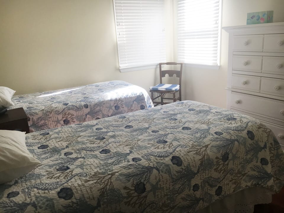 bdrm 3 has 2 twin beds