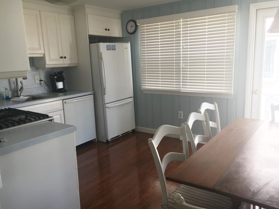 Eat in kitchen