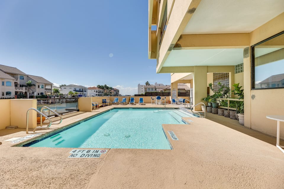 Community Amenities | Outdoor Pool | 435 Sq Ft