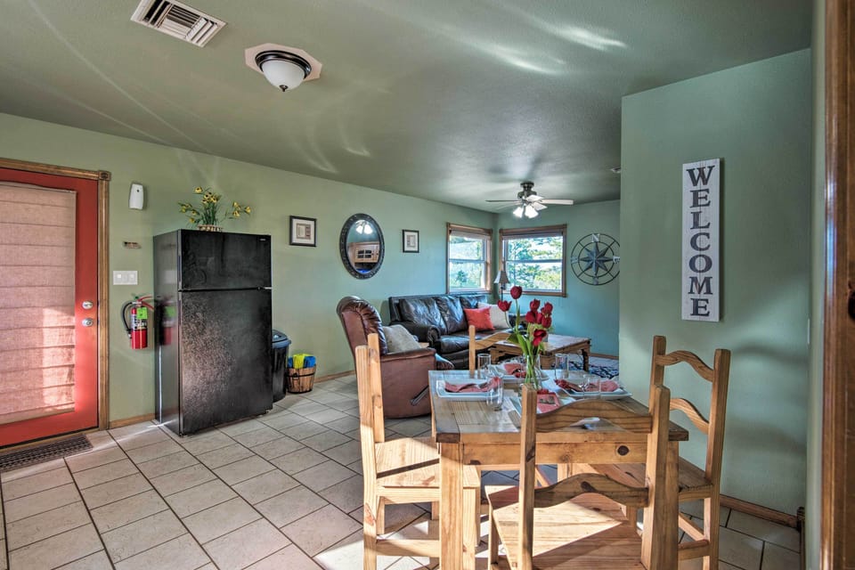 Dining Area | Dishes & Flatware Provided