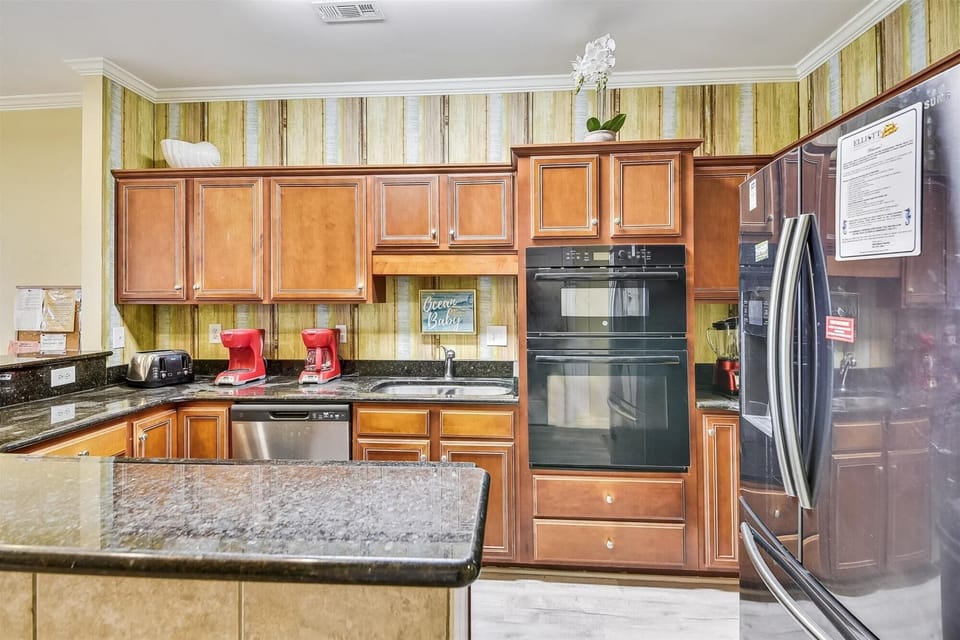 A fully stocked kitchen makes meal preparation a breeze.