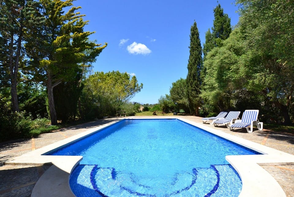 Finca with pool