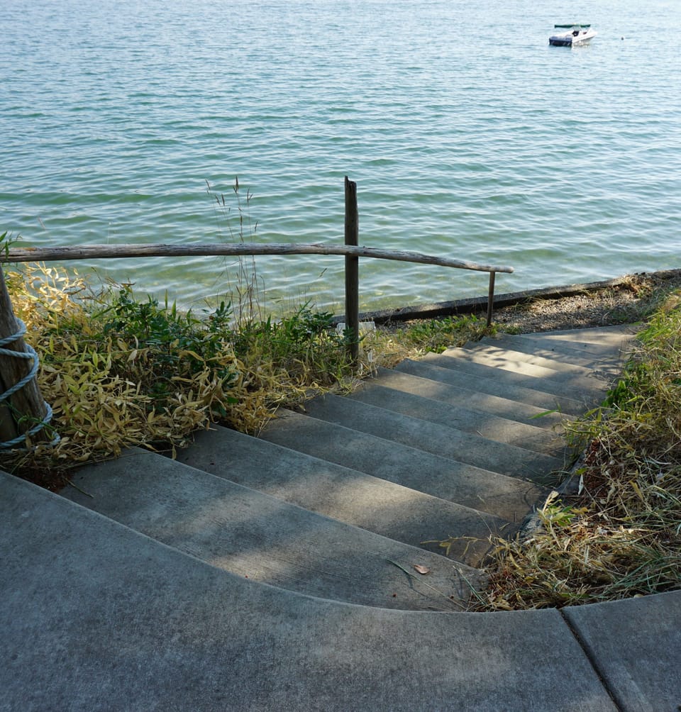 A few short steps from cabins to beach