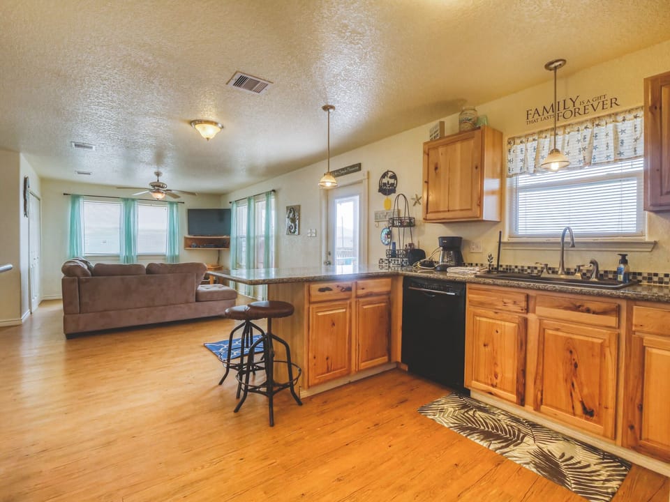 Kitchen offers plenty of space for all the cooks in the family