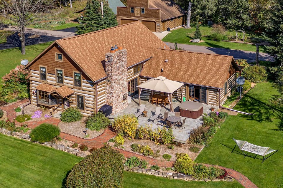 White Lake Vacation Rental | 3BR | 2BA | 3,000 Sq Ft | Stairs Required